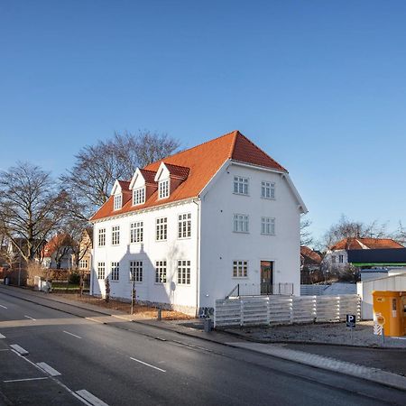 Aday - 2 Bedroom Apartment With Patio Aalborg Buitenkant foto